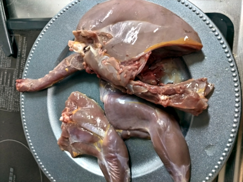 解体したキジの肉